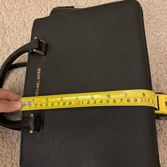 selling mk bag - Picture 6 of 7